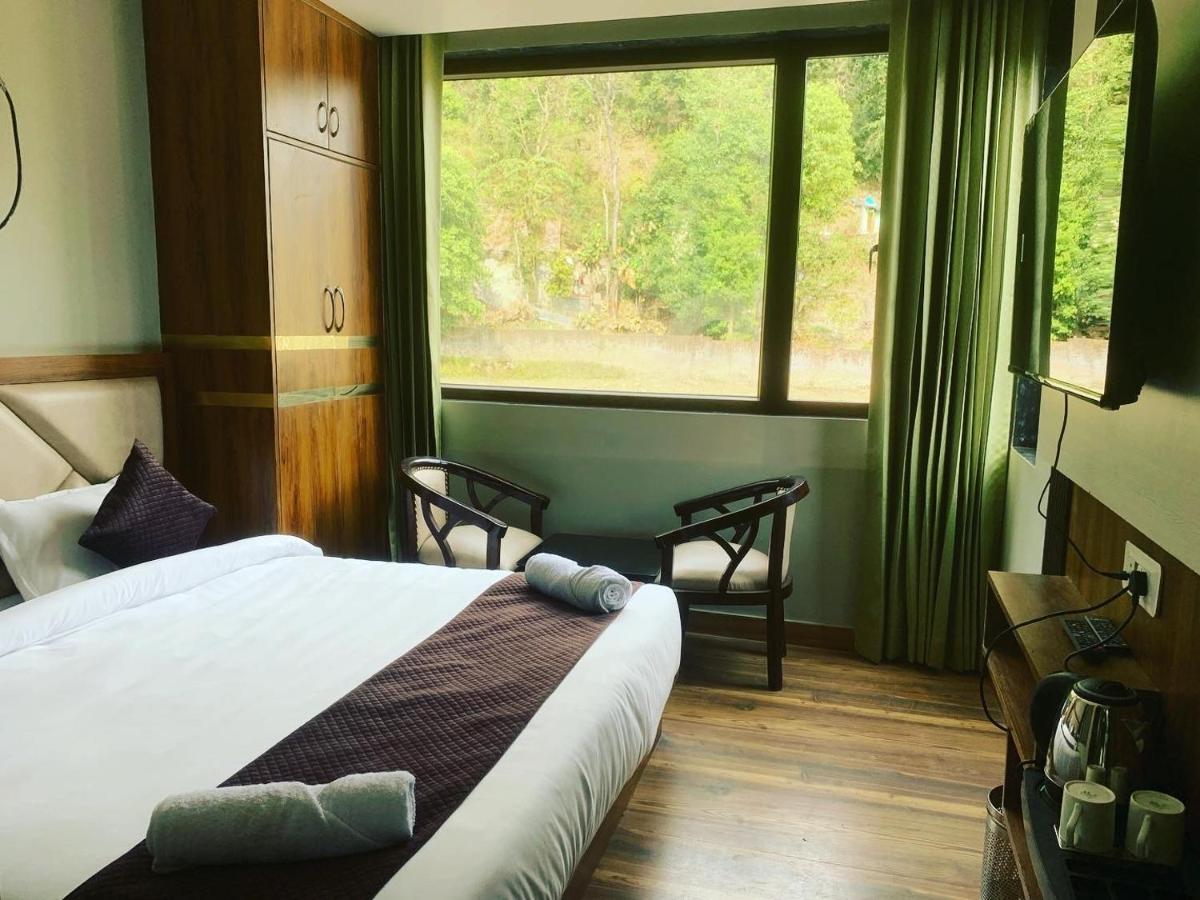 Hotel & Hostel Vimal Ganga Rishīkesh Екстериор снимка