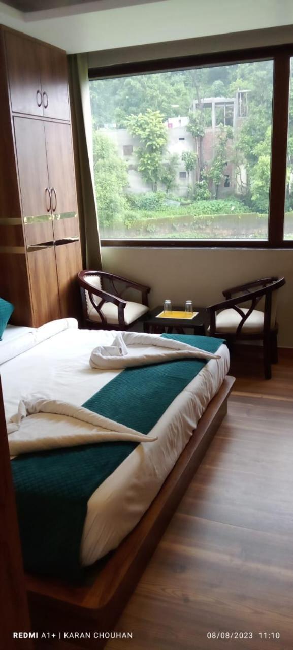 Hotel & Hostel Vimal Ganga Rishīkesh Екстериор снимка